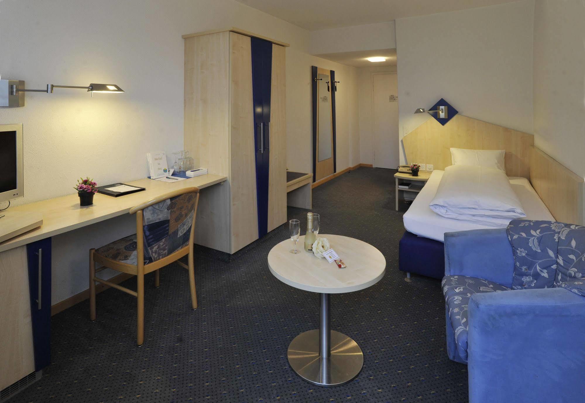 Hotel Blumenstein Self-Check In Frauenfeld Buitenkant foto